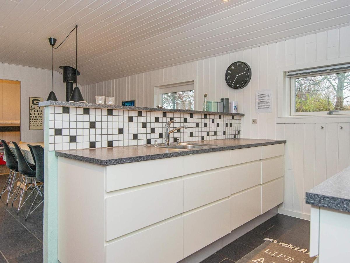 Holiday Home Lyngvej IV Fjerbæk Kültér fotó