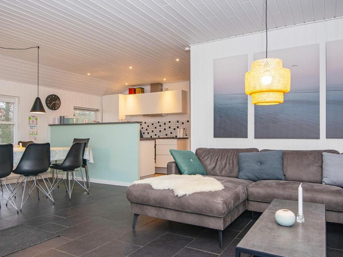 Holiday Home Lyngvej IV Fjerbæk Kültér fotó