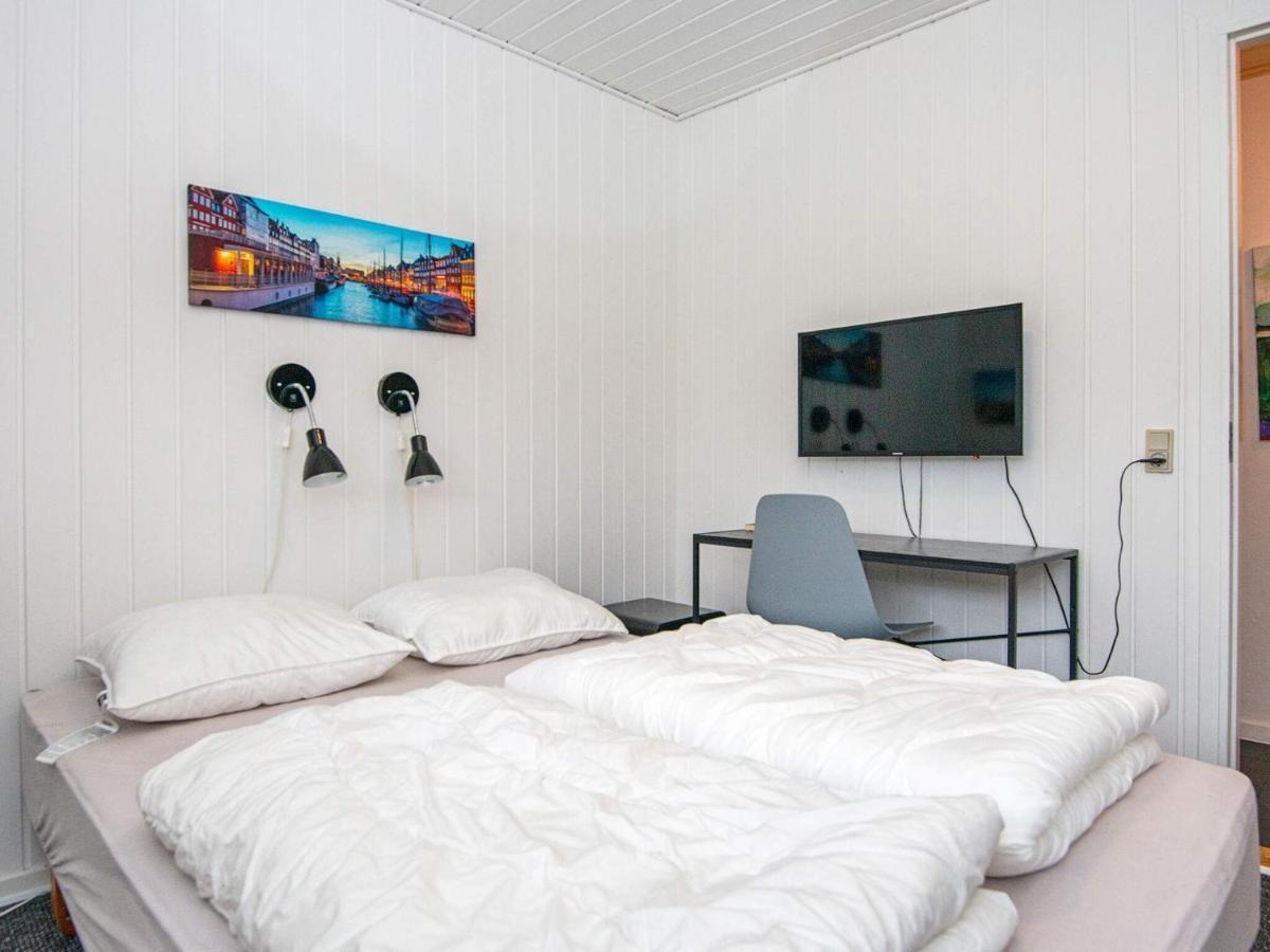 Holiday Home Lyngvej IV Fjerbæk Kültér fotó