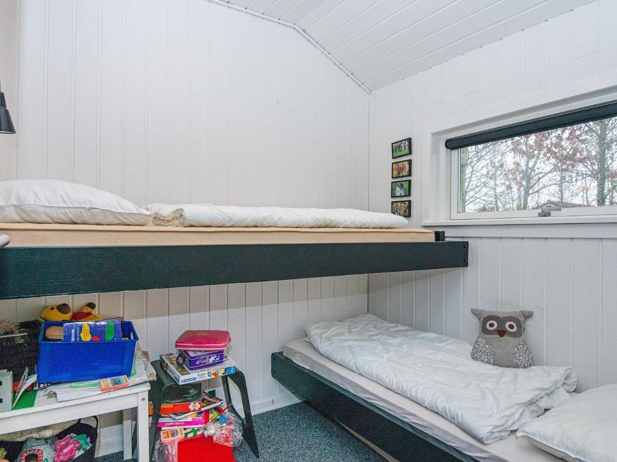Holiday Home Lyngvej IV Fjerbæk Kültér fotó