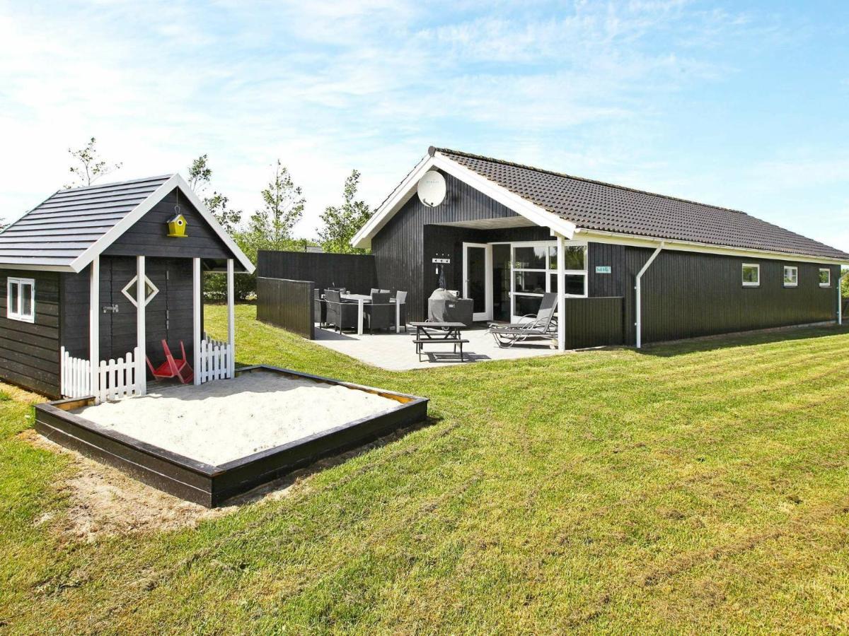 Holiday Home Lyngvej IV Fjerbæk Kültér fotó
